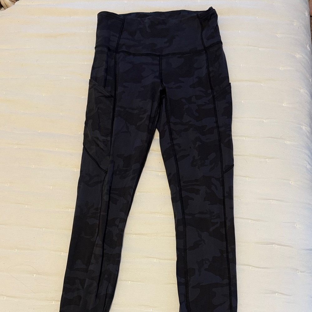 Black Lululemon Camouflage Leggings